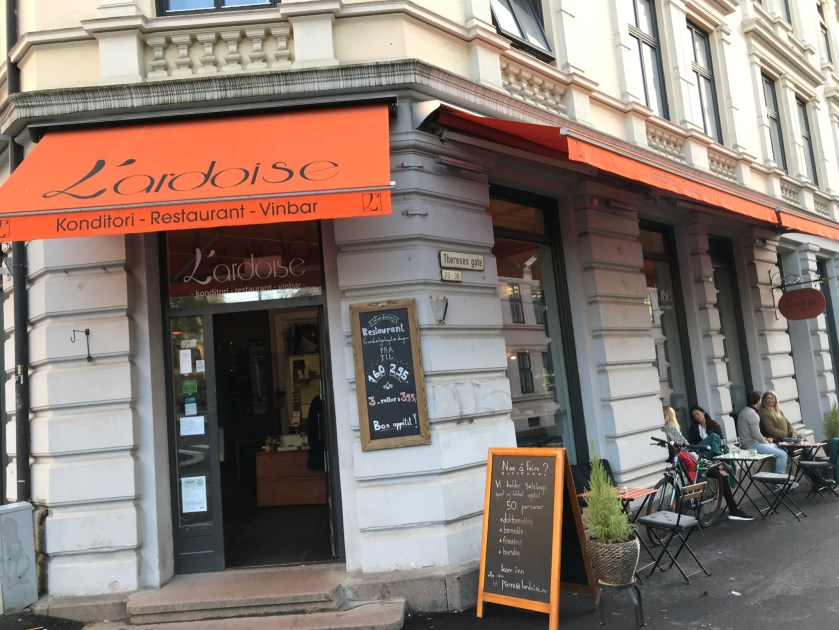 F687F268-DA16-4000-994C-BCE9CA23C42E