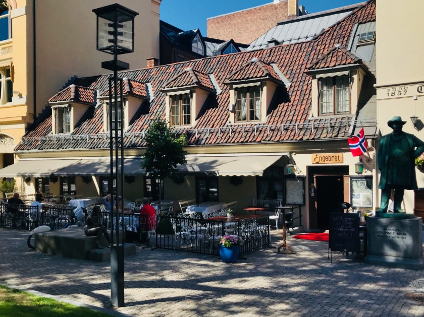 2EEFBF8B-4AA1-4C41-8B42-7E6BAFD00FDF