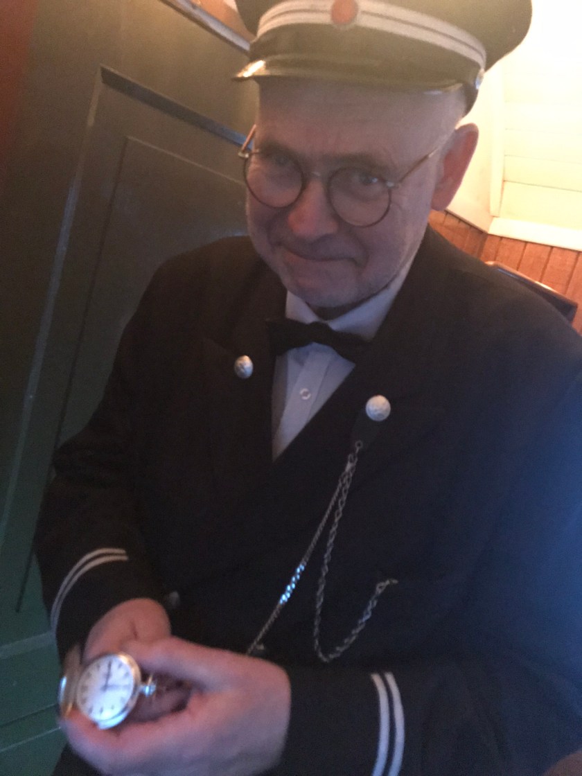 44E5EFE7-AEAB-4D2B-A9BD-3A448B8BC708