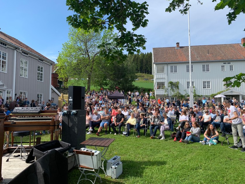 2A85A8FC-3FA6-4F99-8C36-89234D69DB1D