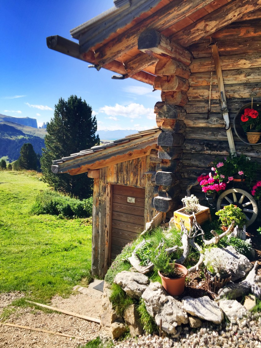 6F08AEC4-35FD-44F2-82E1-B13563F6A8E2