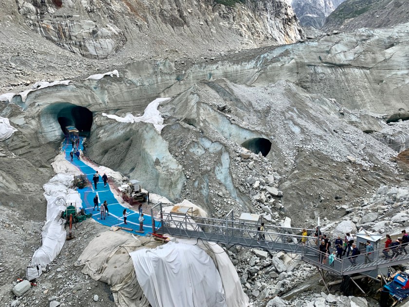 98AC1AF6-8956-4A8E-ACB6-A997D49F7BD4